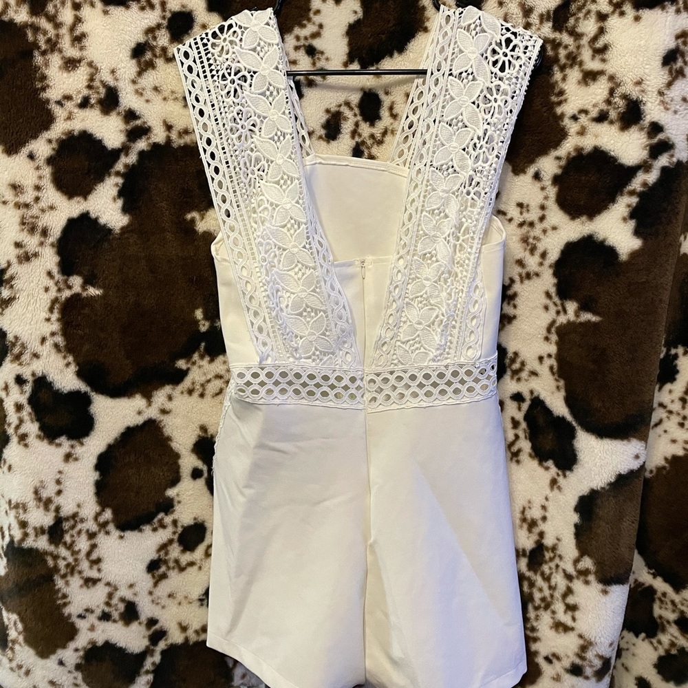 White shorts romper size large in juniors Bridal